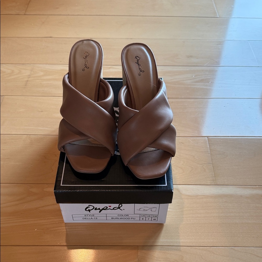 Qupid, Jaelyn, Della, Burlwood  Heels for Women